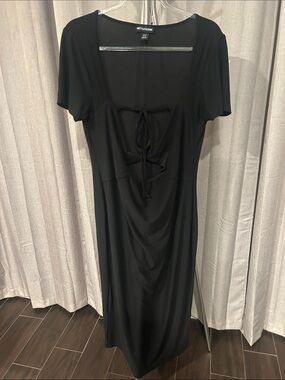 Pretty little Thing  Tie-Front maxi Dress